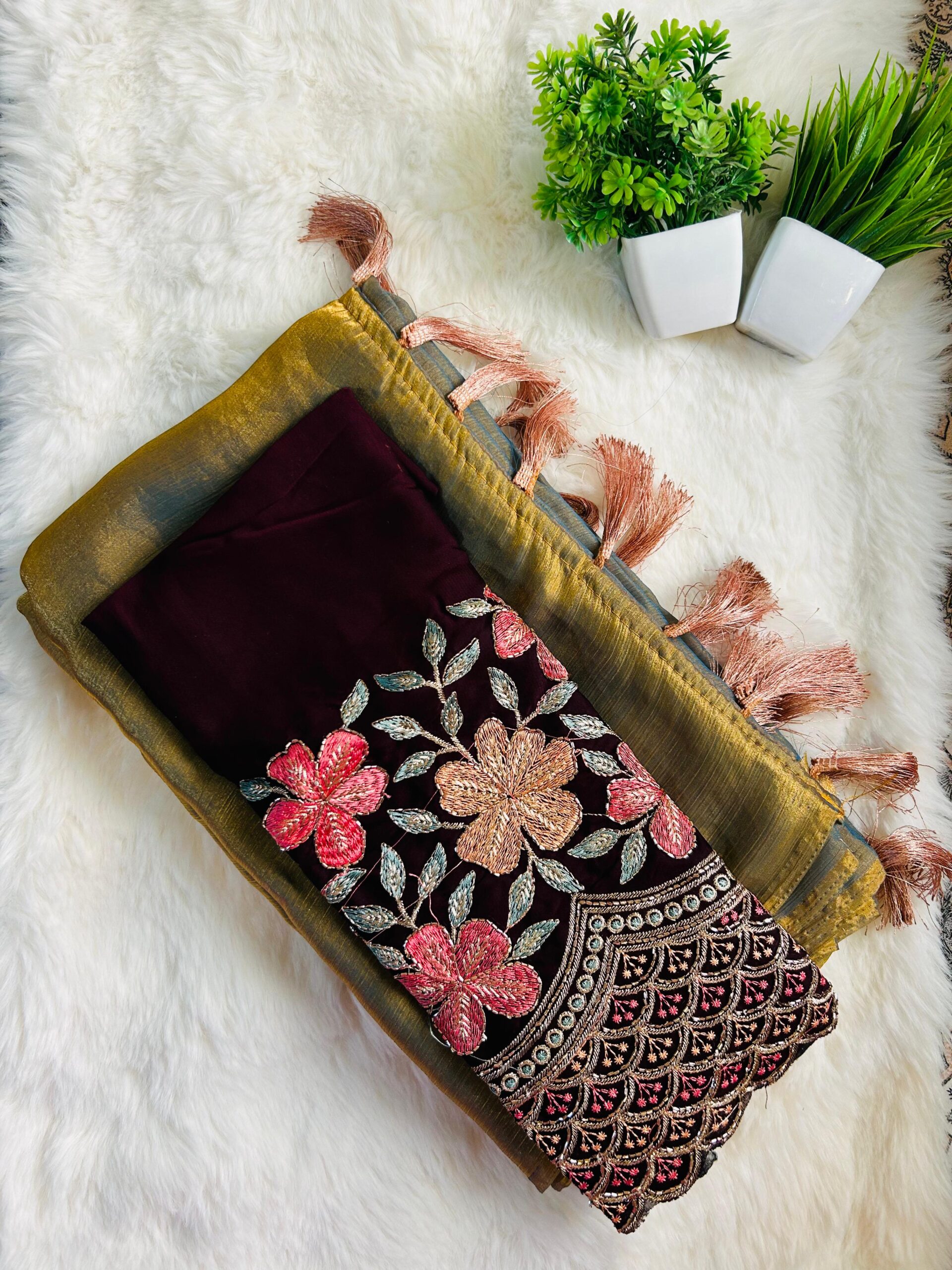 Plain Crunchy olive-gold Silk Saree - Image 4