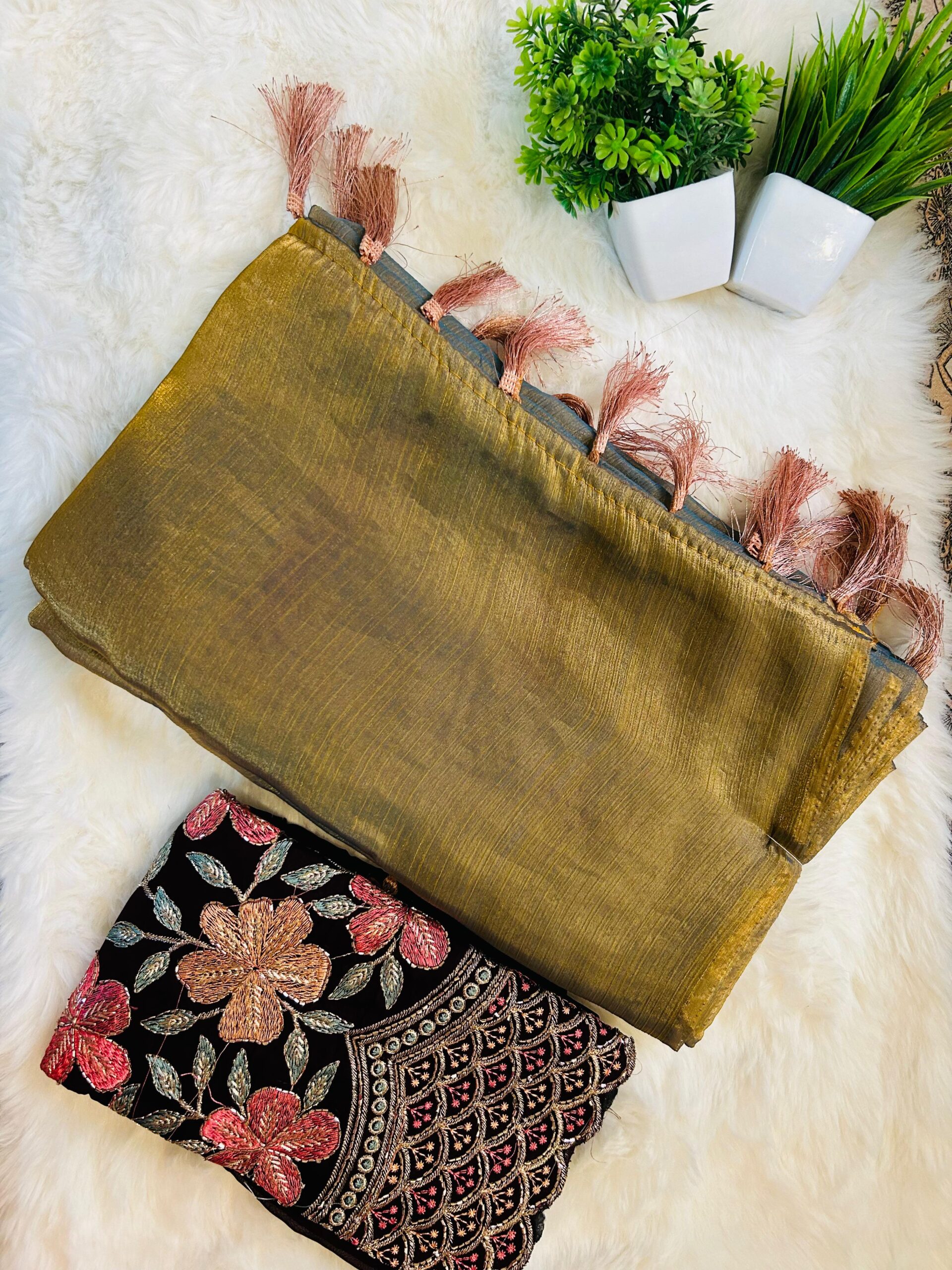 Plain Crunchy olive-gold Silk Saree