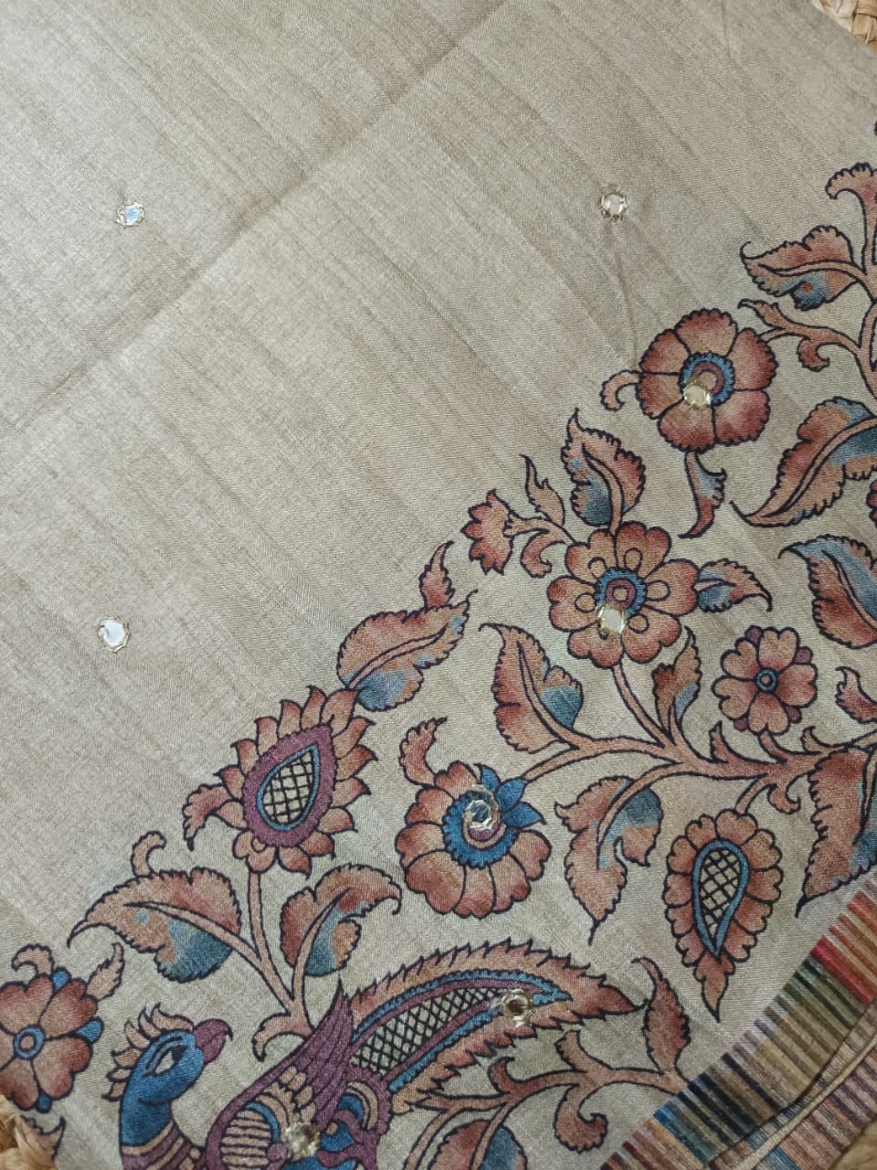 Ivory Grace Double bordered Semi Silk Saree - Image 4